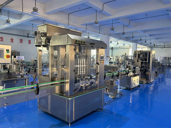 辣椒醬灌裝機(jī)設(shè)備展示